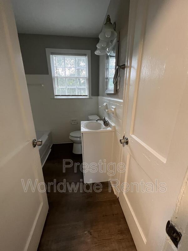 Building Photo - 829 Brooks Rd
