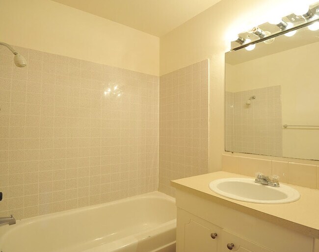 Building Photo - Hood Village Apartments