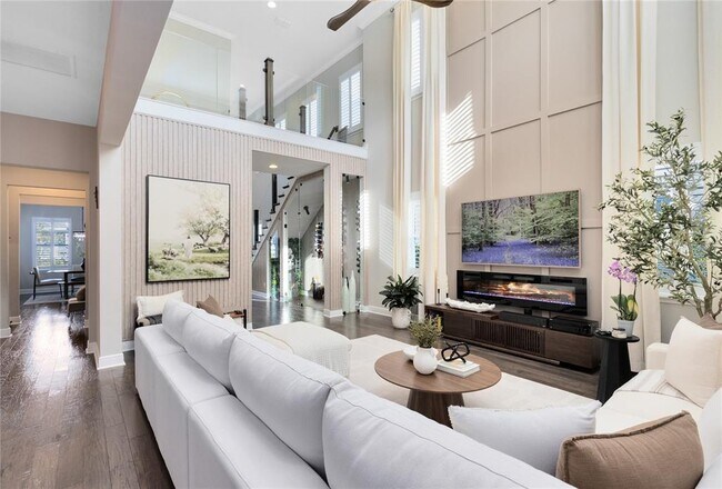 Building Photo - 9374 Reymont Street