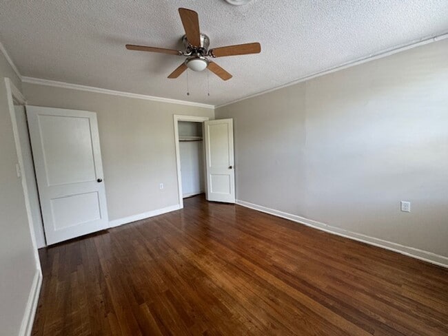 Building Photo - Oleander Court