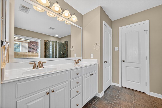 Building Photo - 21511 Venture Park Dr