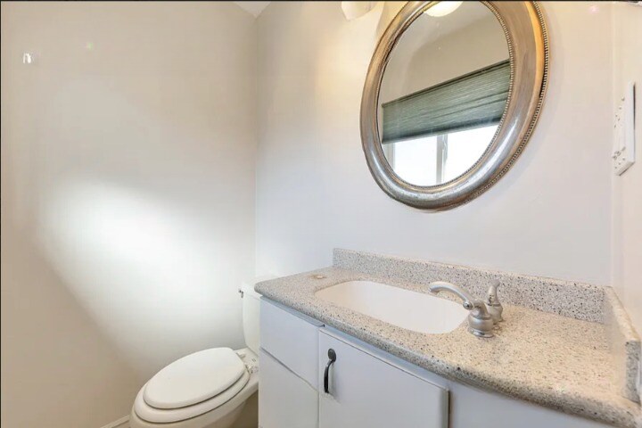Bath 1 - 7007 W Copperhill Dr