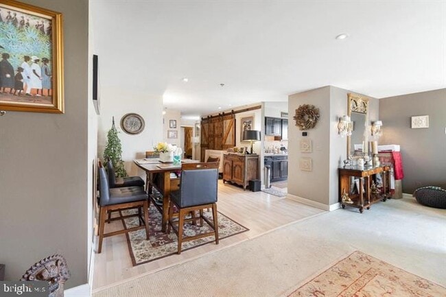 Building Photo - 5213 Le Parc Dr