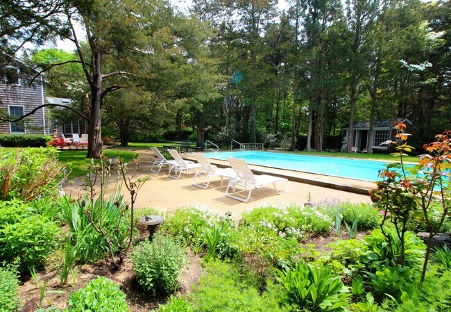 Building Photo - 37 Towd Point Rd