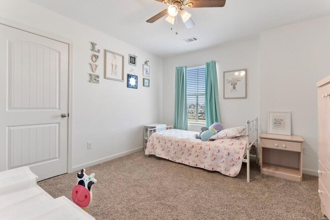 Building Photo - 6321 Town Ln