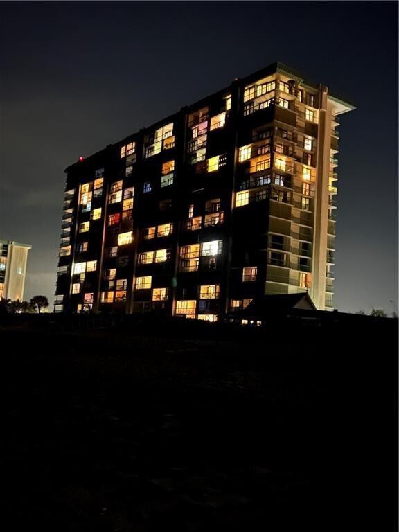 Building Photo - 9900 S Ocean Dr