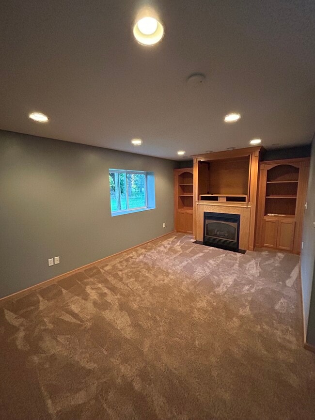 Building Photo - 345 Blue Spruce Ln