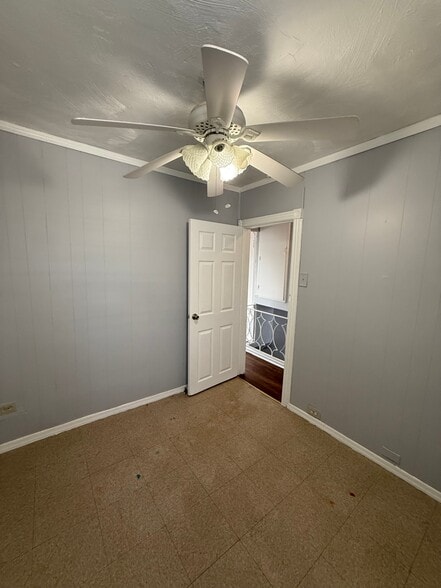 Building Photo - 5753 N Beechwood St