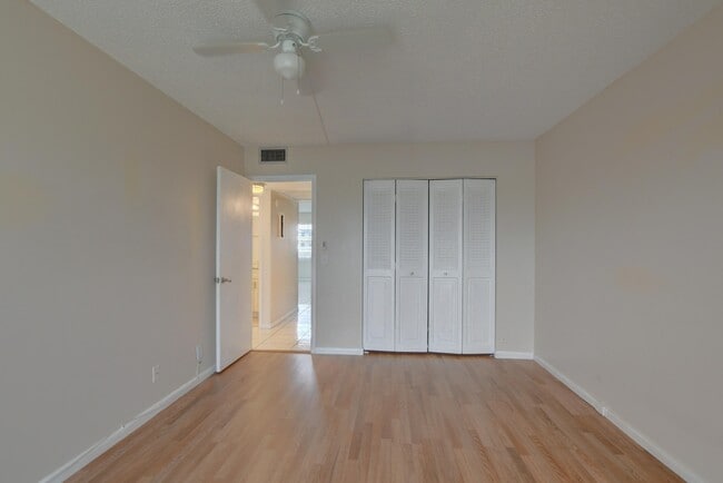 Building Photo - 3060 Exeter