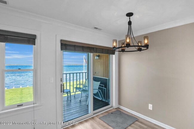 Building Photo - 324 Shore Dr