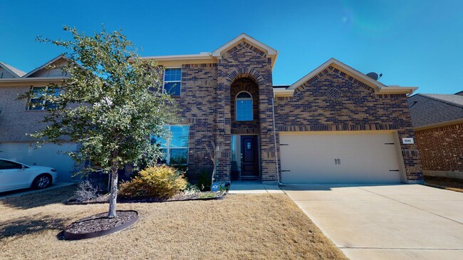 Building Photo - Beautiful Fort Worth home with backyard & ...