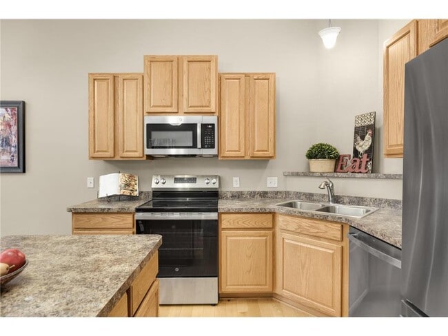 Building Photo - 15256 Maryland Ave