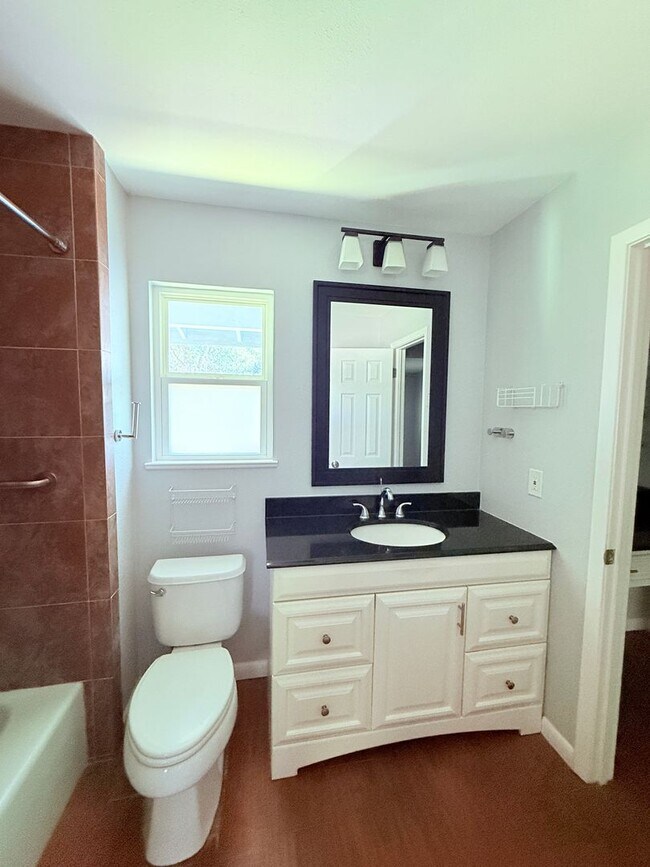 Building Photo - Beaver Trail (914)