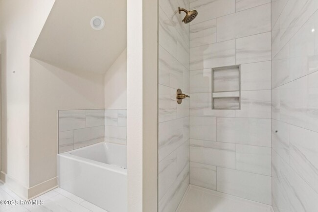 Building Photo - 214 Steiner Oaks
