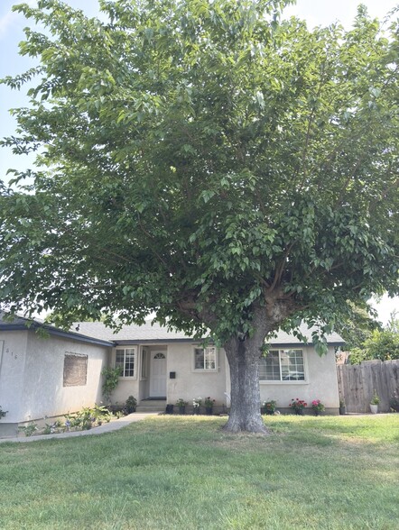 Building Photo - 516 Ribier Ave
