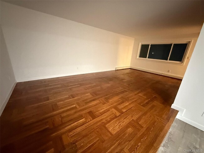 Building Photo - 8 Jonquill Ln