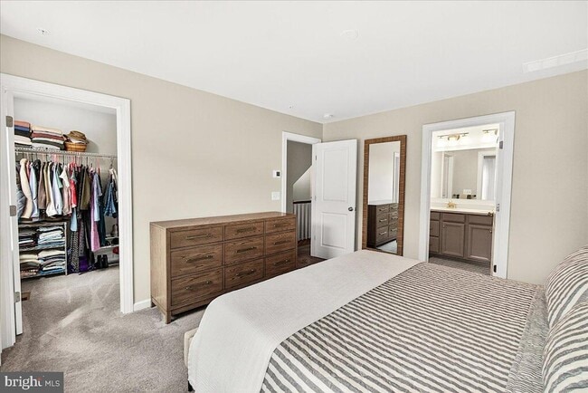 Building Photo - 22739 Tate St