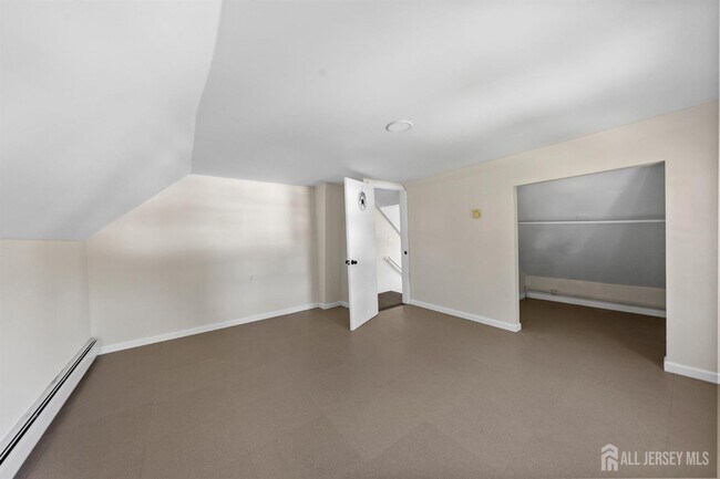 Building Photo - 1237 S 10th St