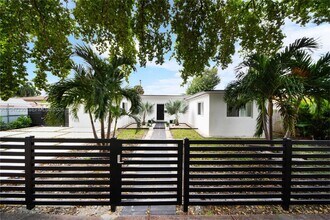 Building Photo - 1581 Normandy Dr