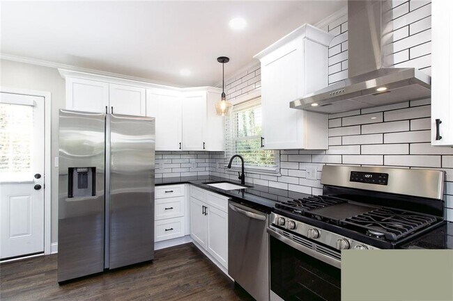 Building Photo - 626 Burbank Cir