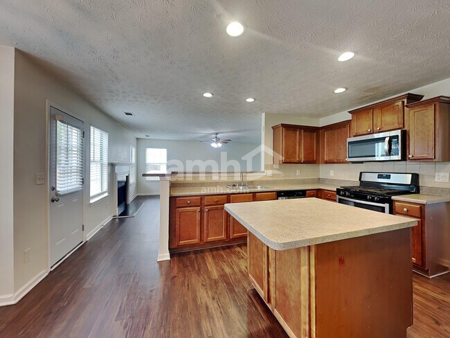 Building Photo - 3188 Bradford Pear Dr