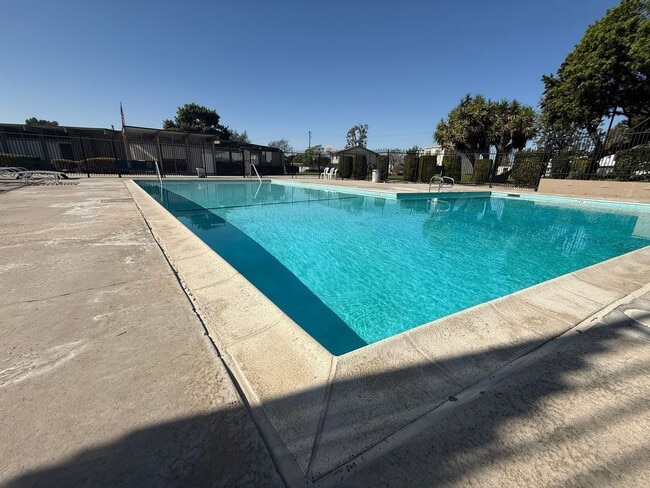 Building Photo - 4830 Argyle Dr