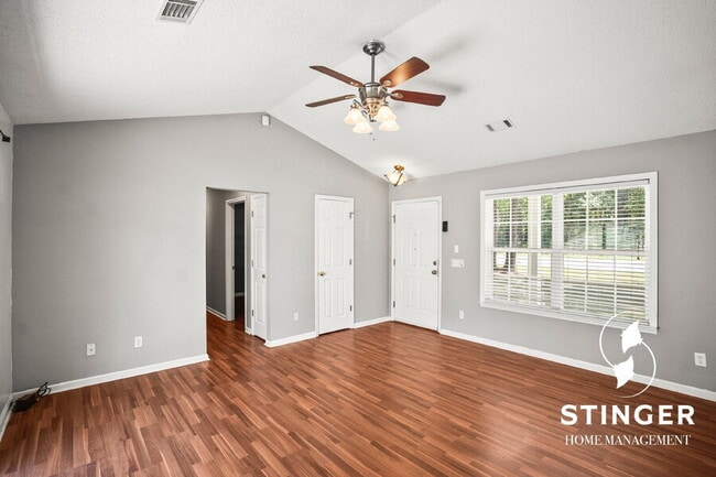 Building Photo - 2 Pelican Cir