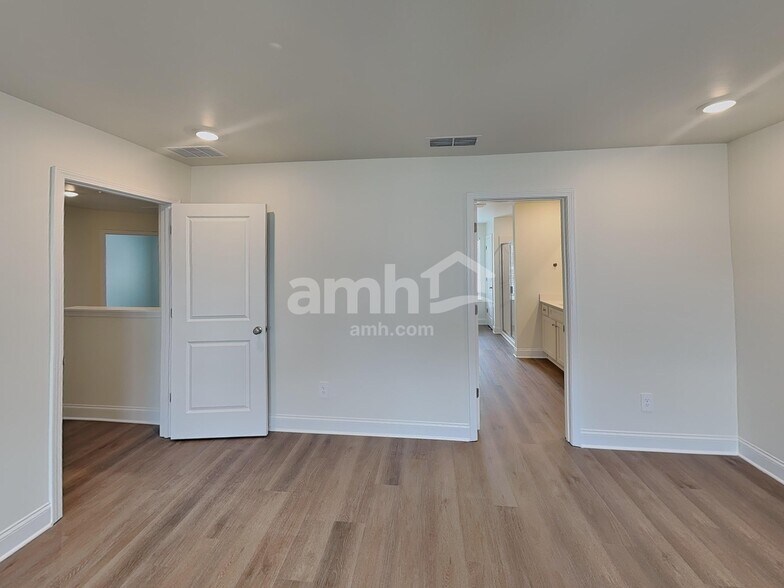 Building Photo - 3612 Creek View Cir