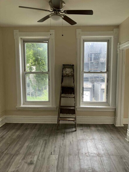 Building Photo - 1723 W 17th St