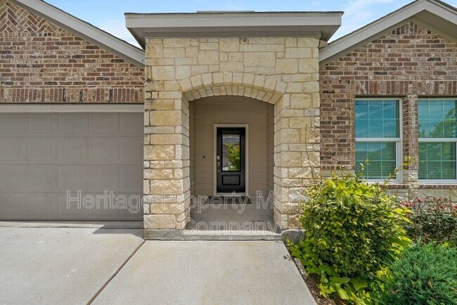 Building Photo - 2700 Coral Vly
