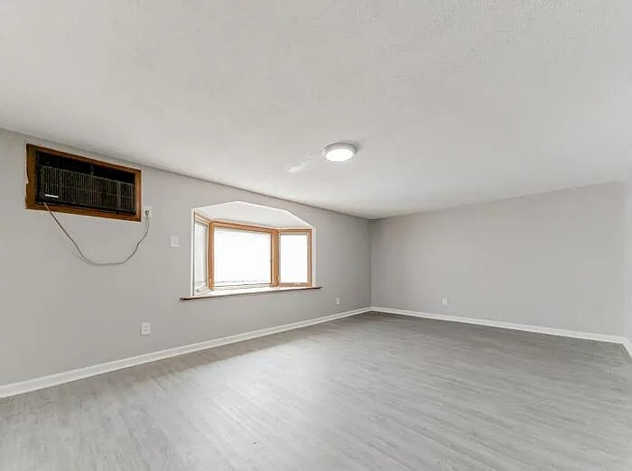 Building Photo - 9522 Trefore Ave