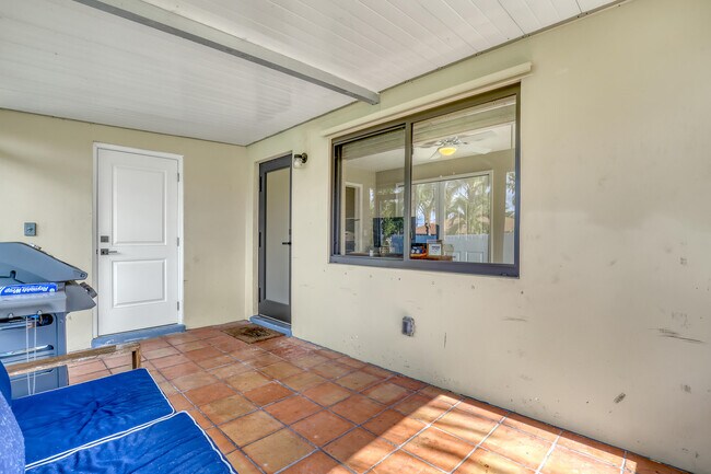 Building Photo - 1210 Skylark Ln