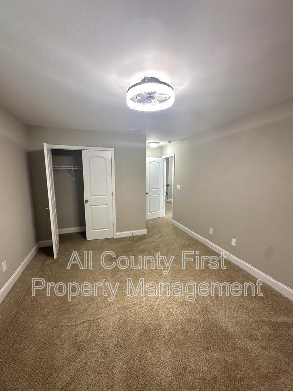 Building Photo - 553 Sprayberry Dr