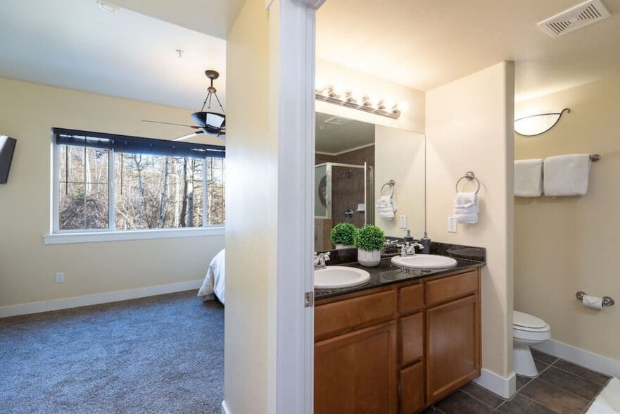 Building Photo - 5518 Lillehammer Ln