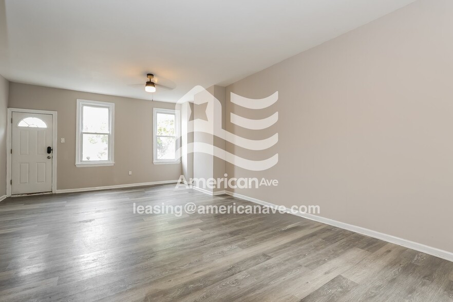 Building Photo - 5025 Jackson St