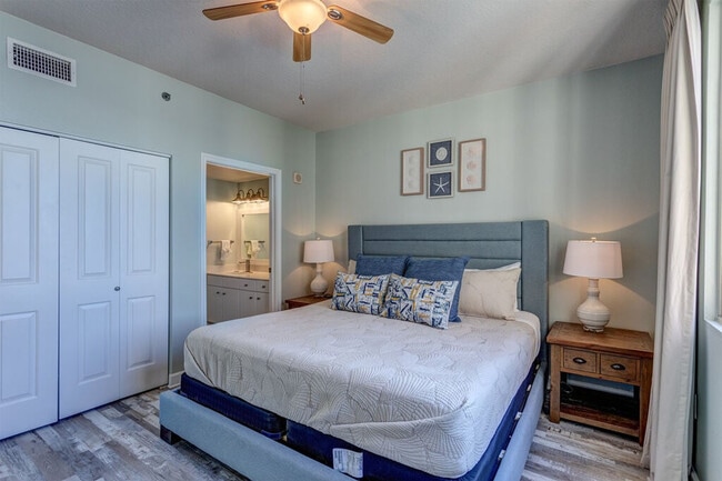 Building Photo - 998 Gulfside Ct