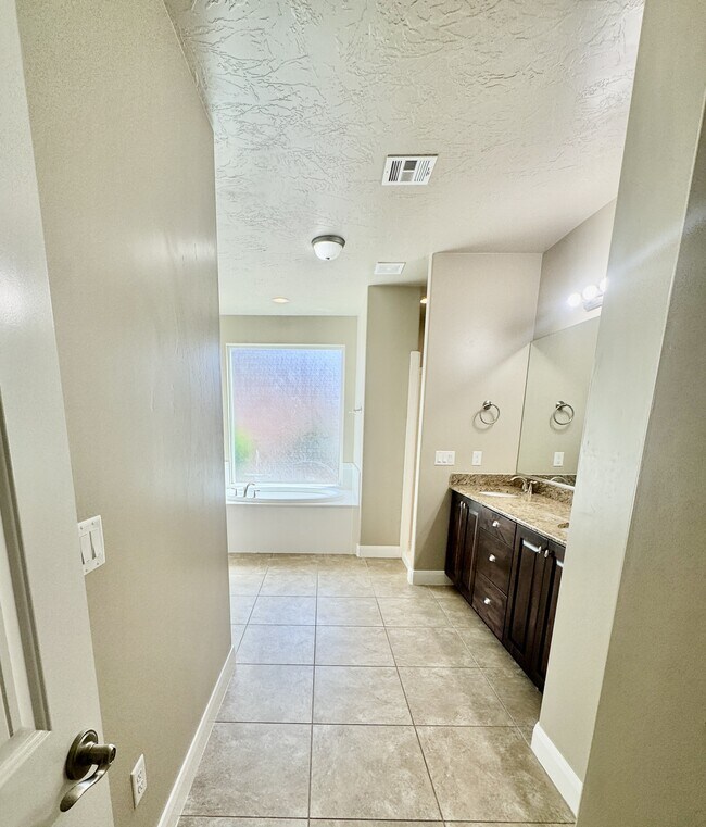 Building Photo - 2388 S 3330 W