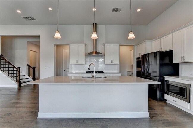 Building Photo - 3695 Andover St