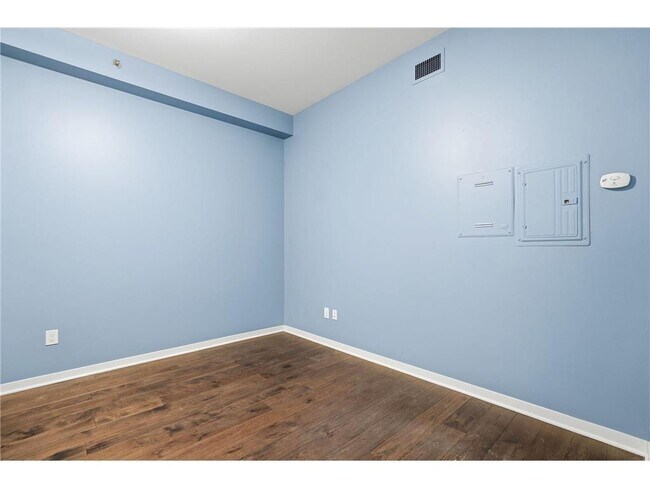 Building Photo - 401 N 2nd St