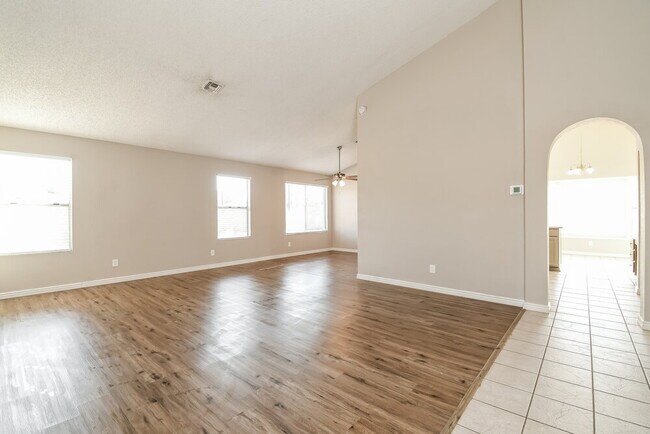 Building Photo - 6143 W Harrison St