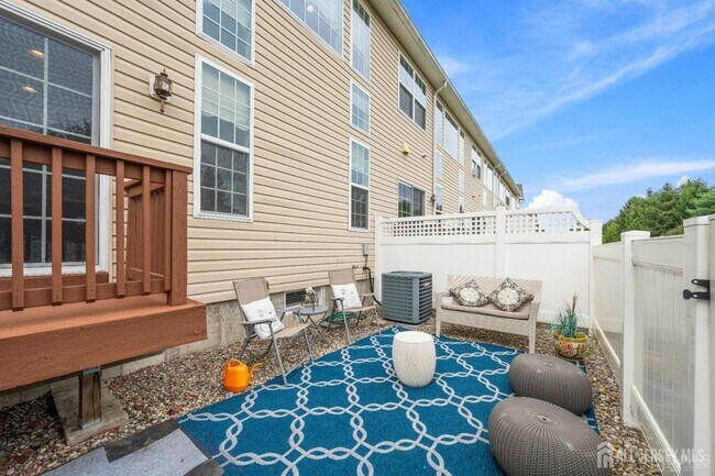 Building Photo - 2456 Canterbury Ln