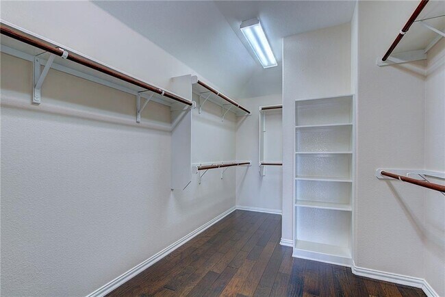Building Photo - 2601 Mirasol Loop