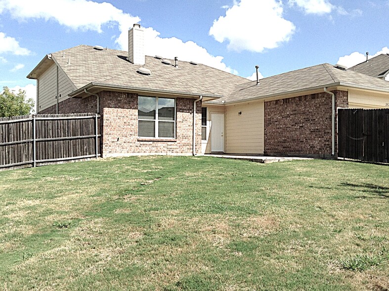 Building Photo - 2821 Bentridge Dr