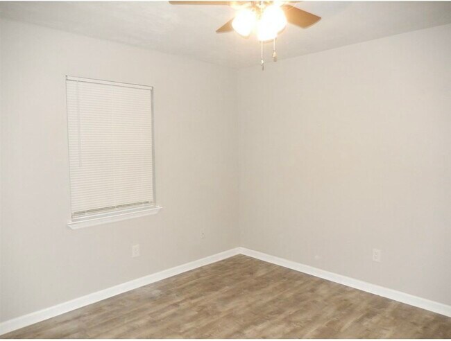 Building Photo - 1901 Crosby Ct