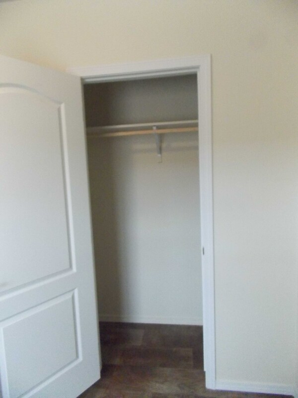 Building Photo - 302 W El Paso Ave