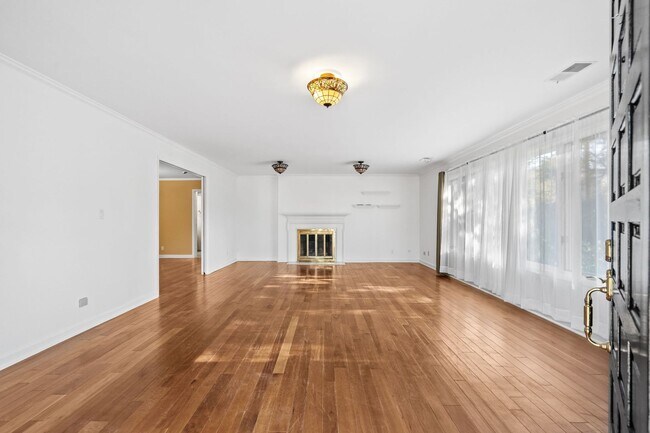 Building Photo - 3-Bedroom | 3.5-Bath Home for Rent in The Dunes – Myrtle Beach