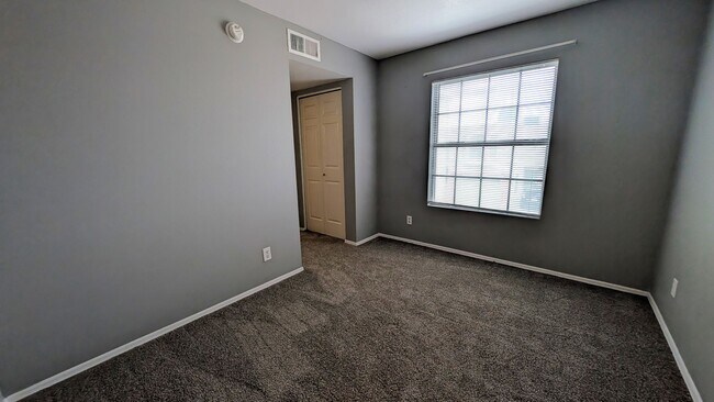 Building Photo - 3 Bedroom Townhome Near W University Dr and S Hardy Dr!