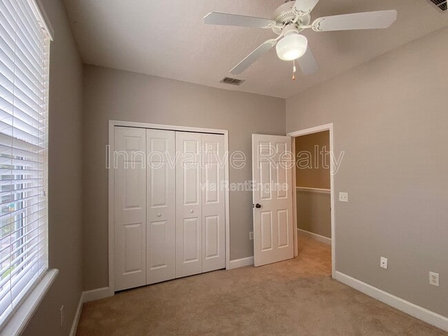 Building Photo - 332 E Kaley St