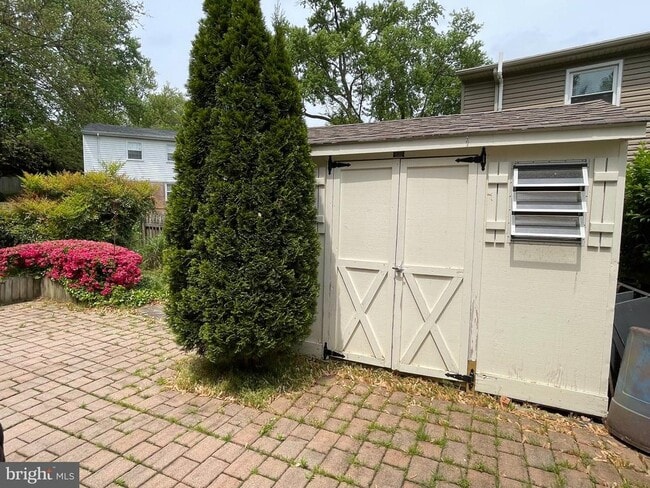 Building Photo - 1816 Midlothian Ct