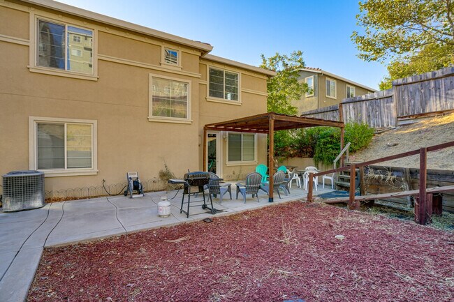 Building Photo - 140 Lawlor Ct